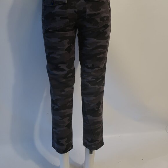 Womens G1 Goods Surplus Gray Black Camo Flat Front Chino Pants 2 * - Picture 11 of 13